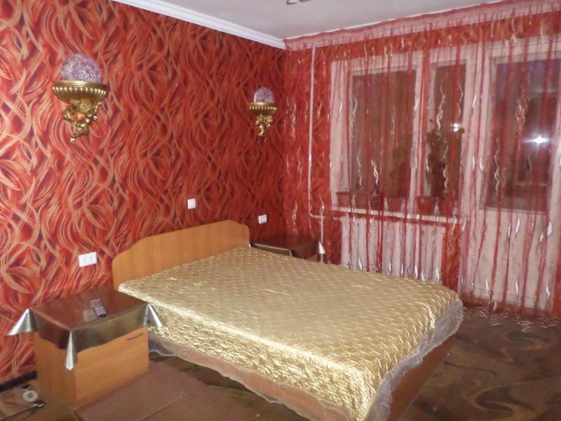 Аренда посуточно квартиру в районе (Броды): 1 комнатная квартира посуточно на Толстого 90 - снять квартиру на Nedvizhimostpro.kz