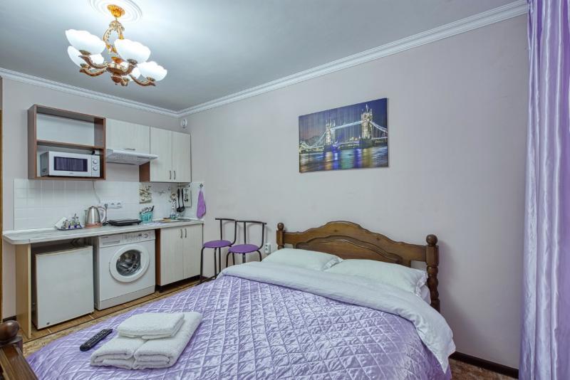 Аренда посуточно квартиру в районе (ул. Ауэзова): 1 комнатная квартира посуточно на Клочкова 128/3. ТРЦ Глобус - снять квартиру на Nedvizhimostpro.kz