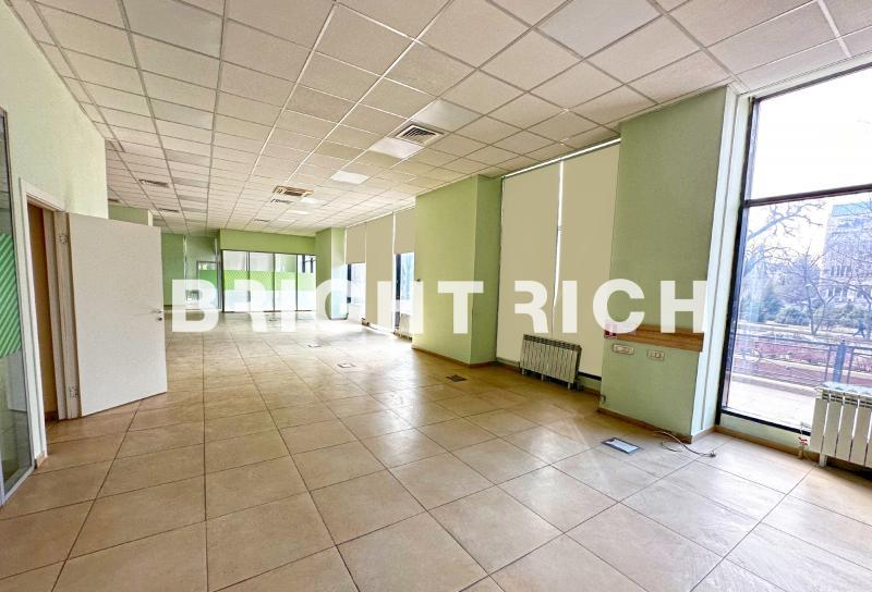 Аренда  офис в районе (Алмалинский): Almaty Residence - офис 370 м² - снять офис на Nedvizhimostpro.kz