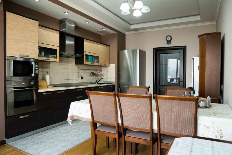 Продам квартиру в районе (ул. Бальзака): 4 комнатная квартира на Бухар жырау 27/5 — Маркова - купить квартиру на Nedvizhimostpro.kz