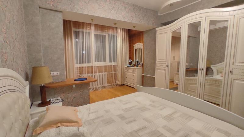 Продажа квартиру в районе (ул. Алданская): 2 комнатная квартира в мкр №11, 37 - купить квартиру на Nedvizhimostpro.kz