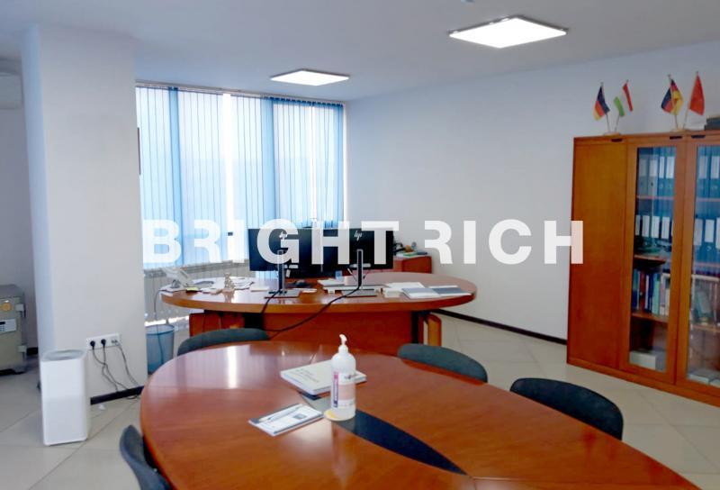 Аренда  офис в районе ( Коктем-3 шағын ауданында): Koktem Square - офис 1110 м² - снять офис на Nedvizhimostpro.kz