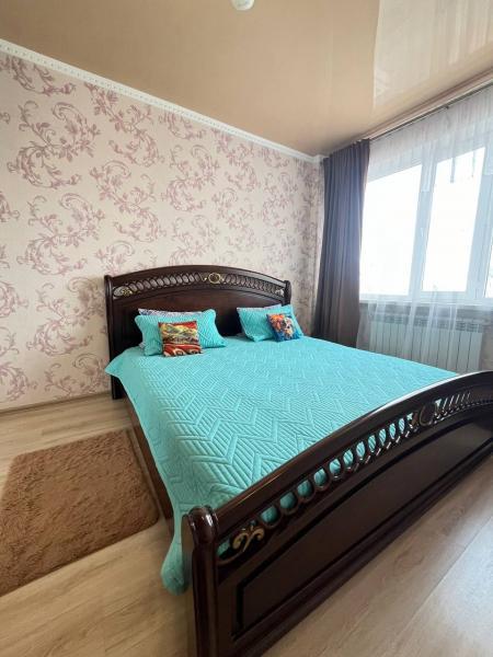 Сдам квартиру в районе (Саргамыс): 2 комнатная квартира посуточно на Жарбосынова 85 - снять квартиру на Nedvizhimostpro.kz